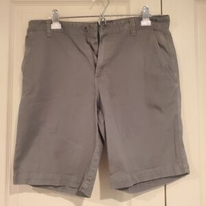 Bass Men's Light Gray Flat Front Shorts